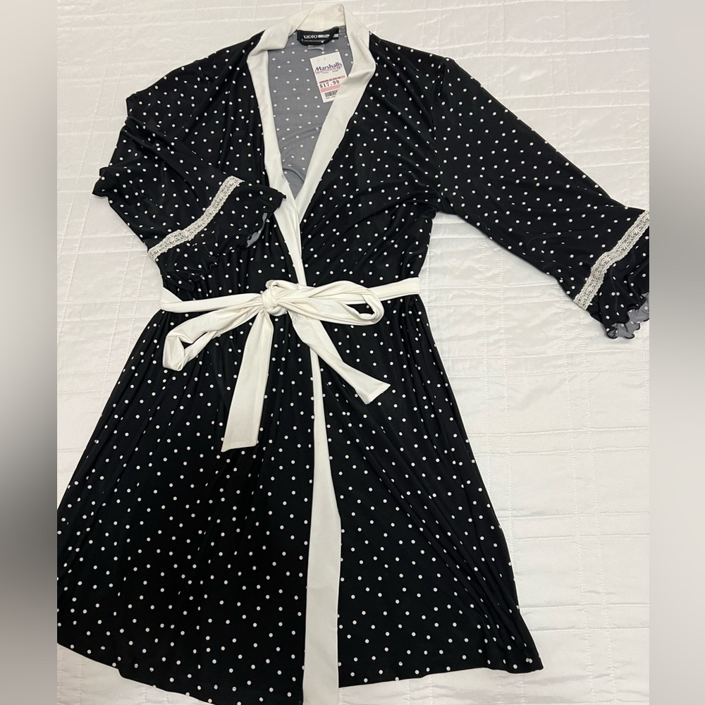 Studio Donatella black & white polka dot robe, size L/XL, NWT